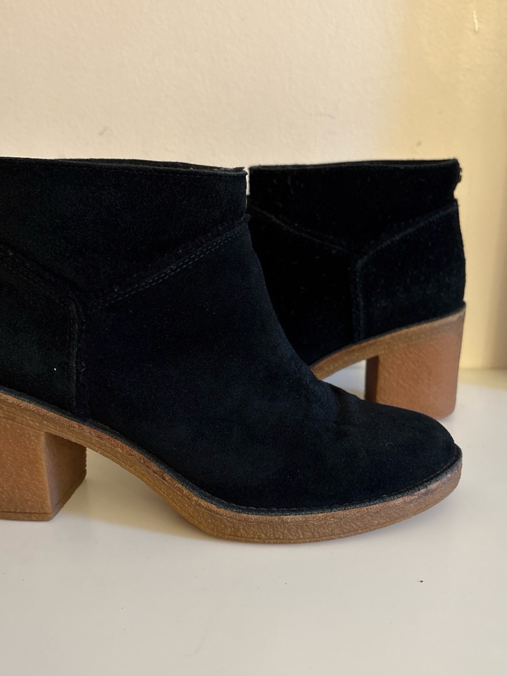 UGG Womens Kasen Boot Size 6.5Black Suede Shearling Block Heel Crepe Sole Bootie